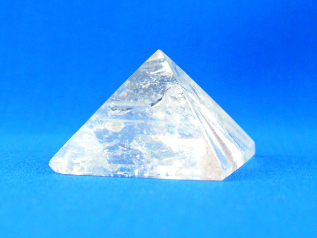 水晶のピラミッド 　【pyramid006】