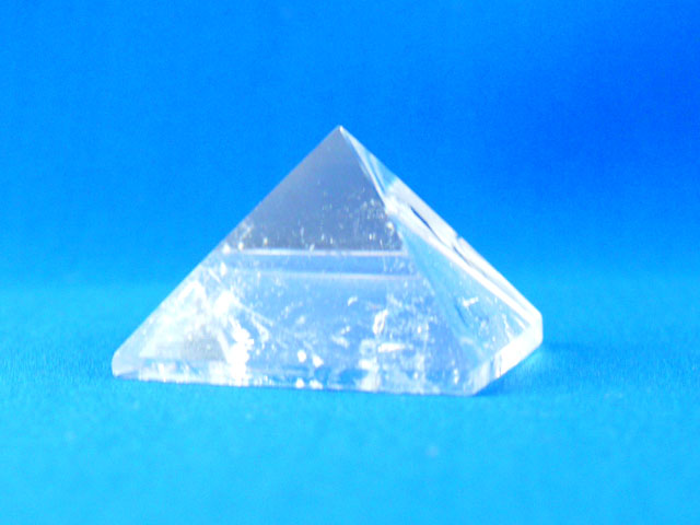 水晶のピラミッド 　【pyramid007】