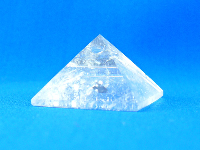 水晶のピラミッド 　【pyramid012】