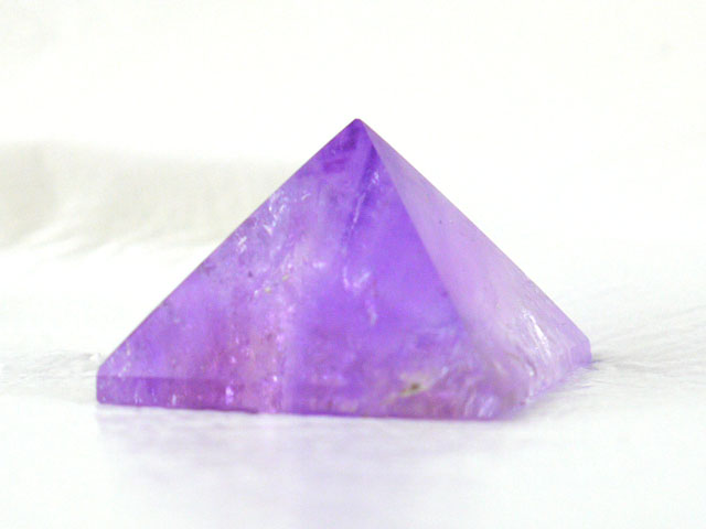 アメジストのピラミッド 　【pyramid018】