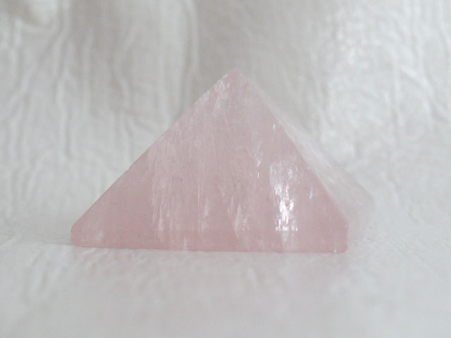 ローズクオーツのピラミッド 　【pyramid027】