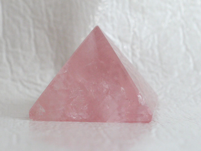 ローズクオーツのピラミッド 　【pyramid030】