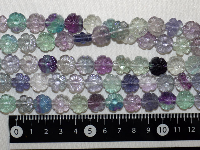 フローライト　彫刻花型　約12ミリ×5ミリ