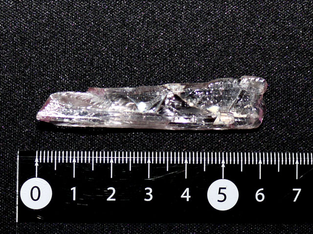 クンツァイト原石　12グラム