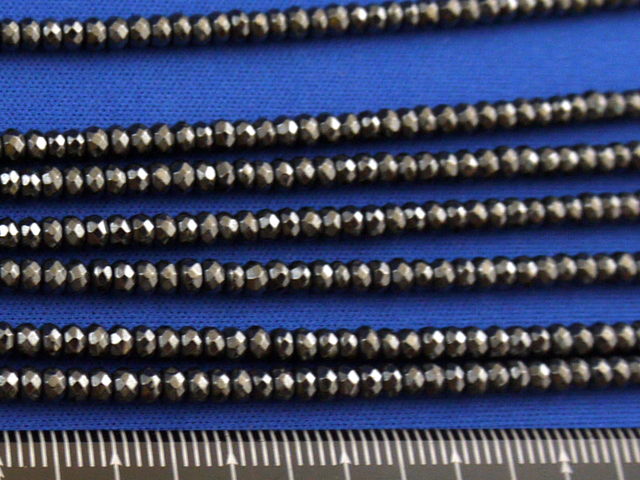 ヘマタイト　平カット　4ミリ×3ミリ