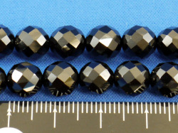 ブラックスピネル　64面カット　8ミリ