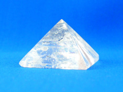 水晶のピラミッド 　【pyramid006】