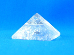 水晶のピラミッド 　【pyramid012】