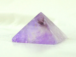 アメジストのピラミッド 　【pyramid015】