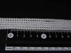 水晶  4ミリ 艶消し