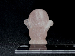ローズクオーツ耳無し猫彫刻　約27グラム