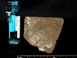 トパーズ原石　309グラム