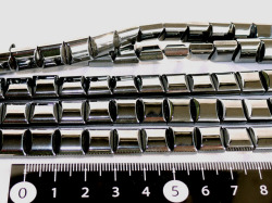 ヘマタイト　2連　10ミリ×10ミリ×厚み6ミリ