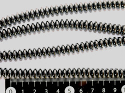 ヘマタイト　丸ボタン型　8ミリ×4ミリ