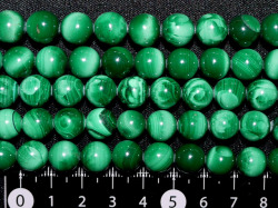 マラカイト（孔雀石）　10ミリ