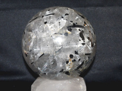 トルマリン入り　水晶　丸玉　天然石 天然石丸玉 ブラックトルマリン 12mm | 置物/彫り物 | 天然石