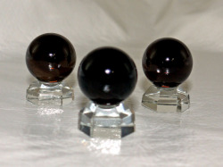黒水晶（モリオン）  丸玉（台付）　20ミリ　【md-0047】【定型外可】