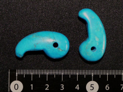 ハウライトトルコ勾玉　35ミリ 【mt0018】【定型外可】