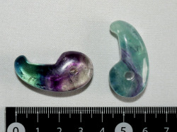 フローライト勾玉　35ミリ 【mt0022】【定型外可】