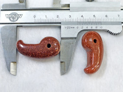 茶金石（ゴールドストーン）勾玉　35ミリ 【mt0025】【定型外可】