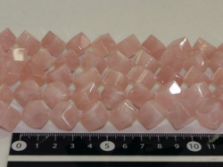 ローズクオーツ（紅水晶）　キューブ斜め貫通　12ミリ×12ミリ