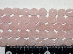 ローズクオーツ（紅水晶）　タンブル型　10ミリ×11ミリ