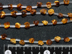 タイガーアイ　薔薇彫刻ビース　約幅8ミリ×6ミリ　【定型外可】