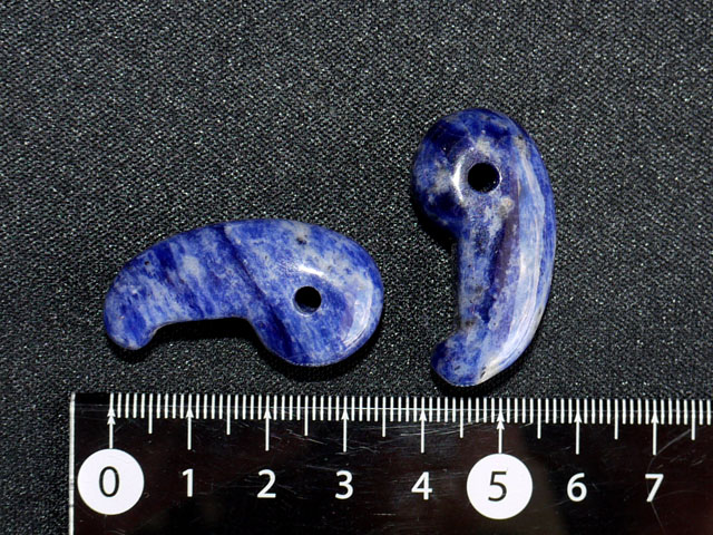 ソーダライト勾玉　35ミリ 【mt0001】【定型外可】