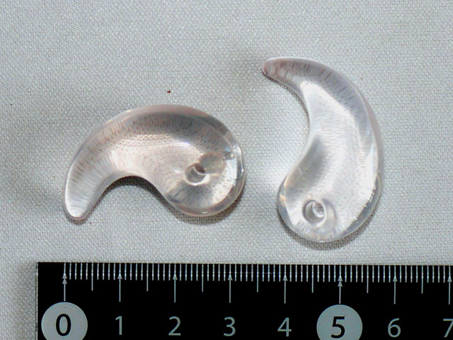 ローズクオーツ（マダガスカル産）勾玉　35ミリ  【mt0034】【定型外可】