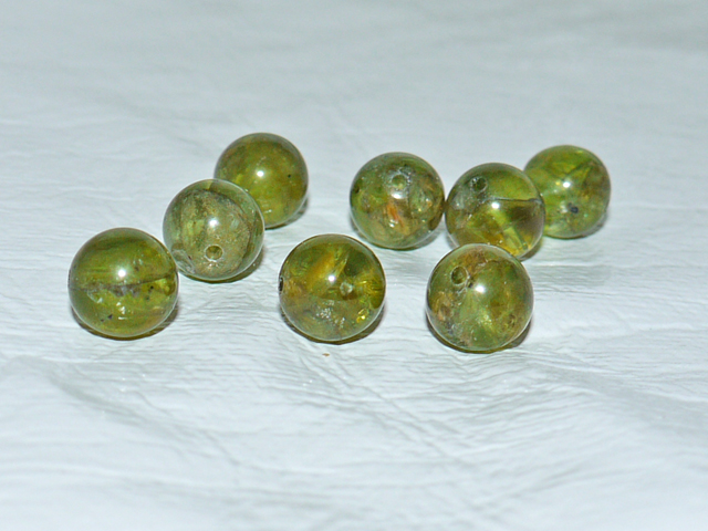 ペリドット　貫通穴8ミリ　粒売り