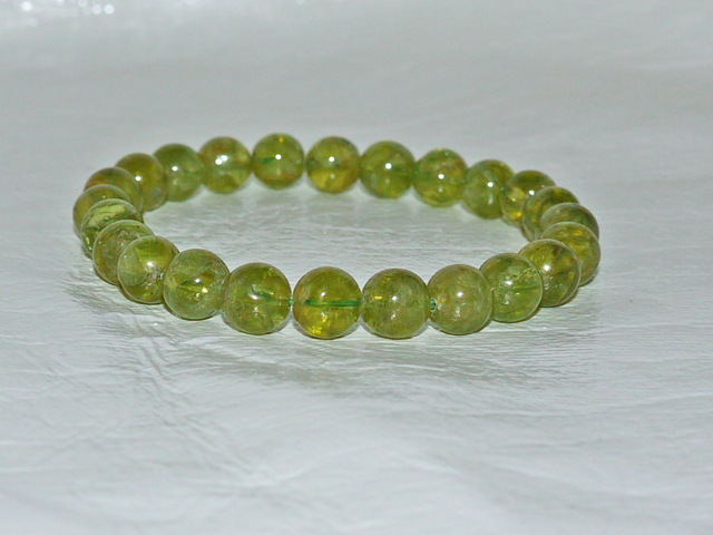 ペリドットブレスレット　7ミリ粒　約18ｃｍ