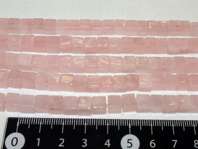 ローズクオーツ（紅水晶）　キューブ　6ミリ×6ミリ