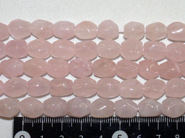 ローズクオーツ（紅水晶）　タンブル型　10ミリ×11ミリ