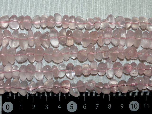 ローズクオーツ（紅水晶）　タンブル型　7ミリ×6ミリ