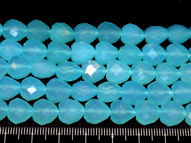 シーブルーカルセドニー　ハート型カット　10ミリ幅