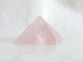 ローズクオーツのピラミッド 　【pyramid021】