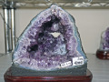 【破格SALE！半額以下！】アメジスト原石台付　4.0ｋｇ（台込）　サイズ（約）縦16ｃｍ横16ｃｍ奥行12ｃｍ