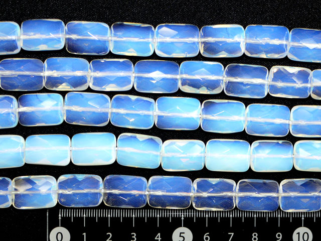 シンタティックオパール　長方形カット　18ミリ×13ミリ×6ミリ