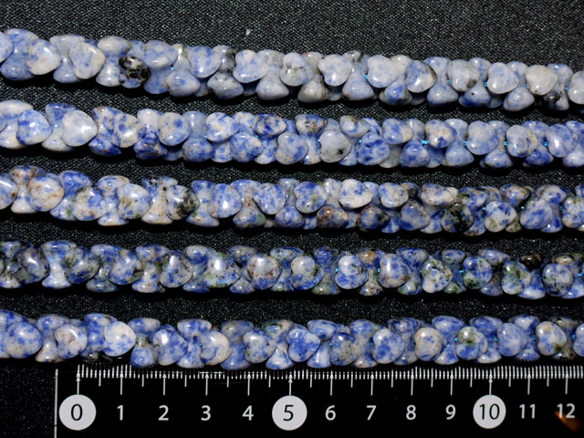 ソーダライト　ハート型クロス　約11ミリ×7ミリ