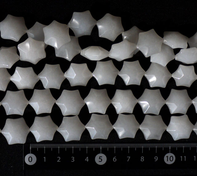 ホワイトオニキス　六角形　約18ミリ