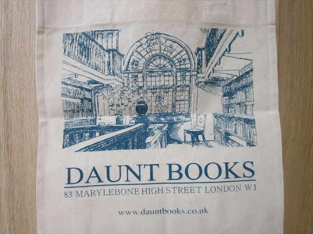 ドーントブックス(Daunt Books)トートバッグ(両面同一柄）（ロンドンの書店）世界で最も美しい本屋さん（ナチュラル）コットン・イン・コンバージョン素材インド製LO9