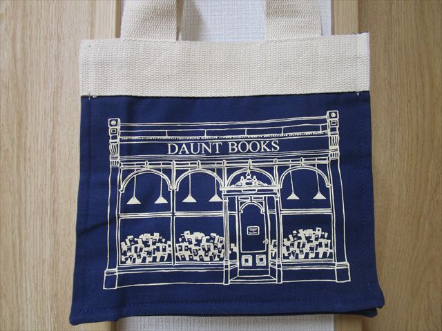 ドーントブックス(Daunt Books)トートバッグ小(両面同一柄）（ロンドンの書店）世界で最も美しい本屋さん（紺色）コットン・イン・コンバージョン素材インド製LO58