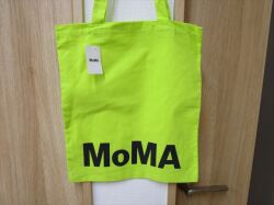 ＭＯＭＡ（モマ） クリス　オフィリ   メッセージ　トートバッグ（change is not indecision　変化とは優柔不断ではありません。）　ニューヨーク近代美術館　黄N83　