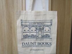 ドーントブックス(Daunt Books)トートバッグ(両面同一柄）（ロンドンの書店）世界で最も美しい本屋さん(ナチュラル）コットン・イン・コンバージョン素材インド製LO5