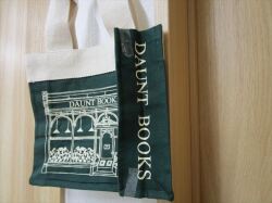 ドーントブックス(Daunt Books)トートバッグ小(両面同一柄）（ロンドンの書店）世界で最も美しい本屋さん（グリーン）コットン・イン・コンバージョン素材インド製LO71