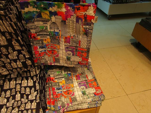 大英博物館（British Museum）カラースプラッシュ トートバッグ