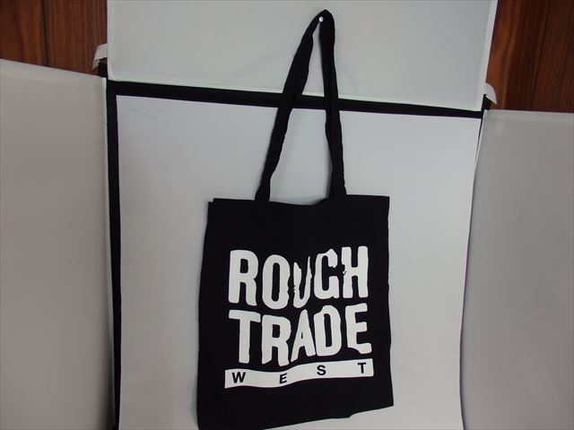 女性が喜ぶ♪ ラフトレードトートバッグRough Trade Records（黒）（ロンドン 靴