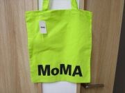 ＭＯＭＡ（モマ） クリス　オフィリ   メッセージ　トートバッグ（change is not indecision　変化とは優柔不断ではありません。）　ニューヨーク近代美術館　黄N83　