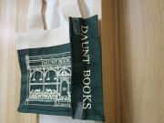 ドーントブックス(Daunt Books)トートバッグ小(両面同一柄）（ロンドンの書店）世界で最も美しい本屋さん（グリーン）コットン・イン・コンバージョン素材インド製LO71