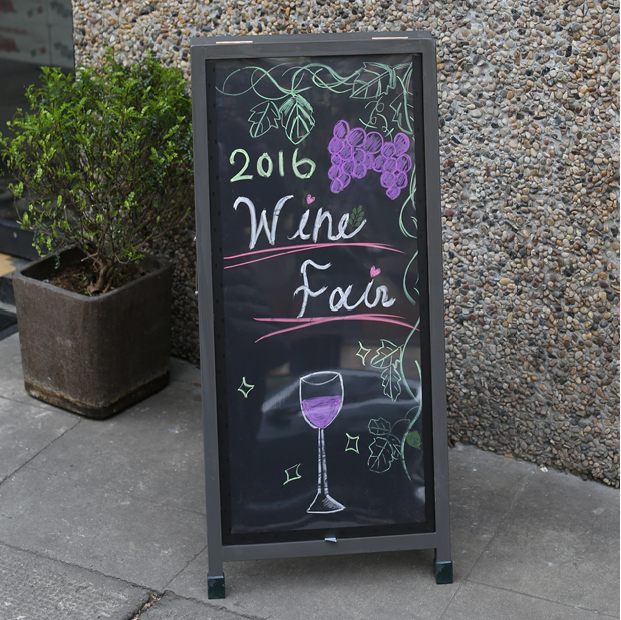 ACC-459 A型カバー付チョークボード450X900mm/屋内・屋外【大型配送】